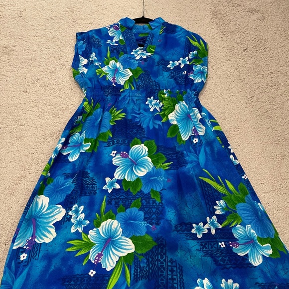 Womens Hawaiian Dress. Handmade. Small - Picture 10 of 11